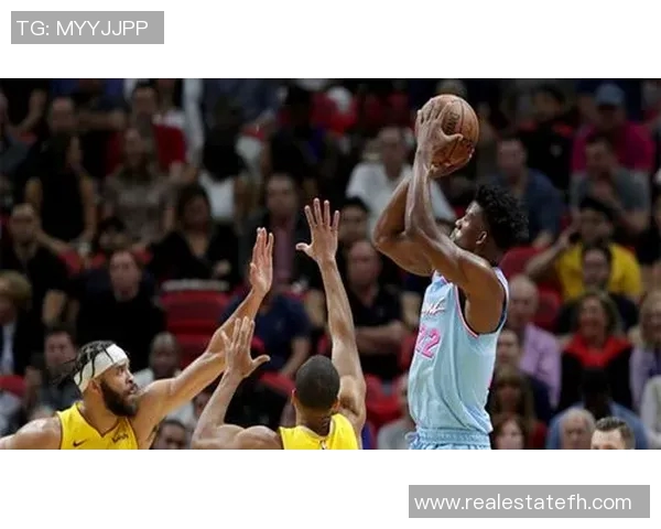 热火队击败雄鹿晋级东部决赛，展现冠军之路的非凡力量